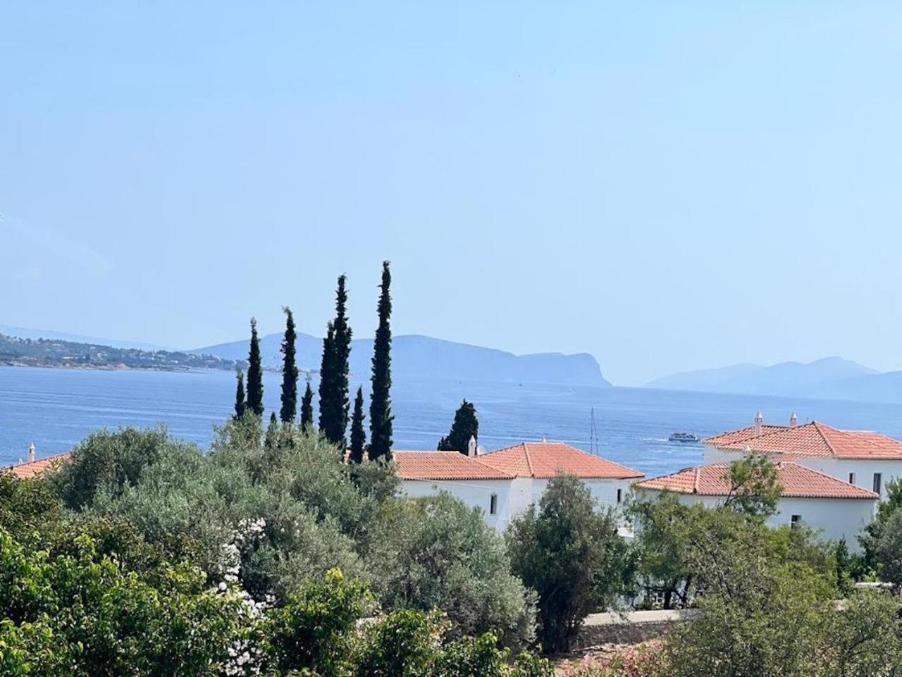 Oltremare Inn Spetses Town Bagian luar foto